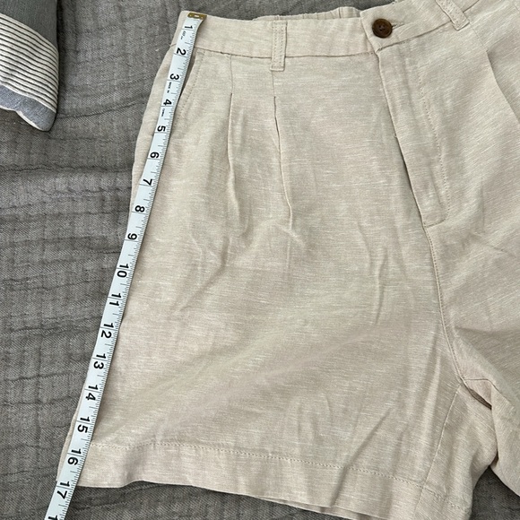 Gap tan Linen shorts - Picture 3 of 5